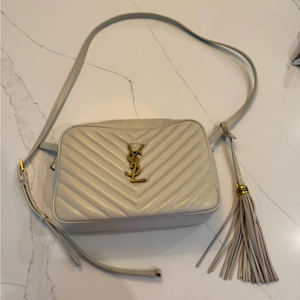 YSL classic leather camera bag in the color bone. - Picture 14 of 15